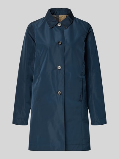 Produktfoto, Regular Fit Funktionsjacke mit Umlegekragen von Barbour, Optik: Unifarben, wasserabweisend, Knopfleiste, seitliche Eingrifftaschen, Label-Stitching-Applikation, Innentasche, glatte strukturierte Oberfläche.