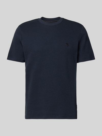 Produktfoto, męski t-shirt z bawełny w kolorze granatowym, prosty krój, okrągły dekolt, detal z logo, model 'FILLIP' od Blend, długość tyłu w rozmiarze M: 69 cm