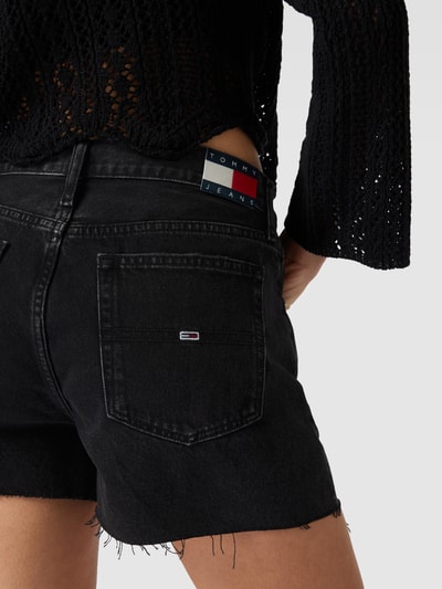 Tommy Jeans Shorts in unifarbenem Design Modell 'HOT PANT' Black 3