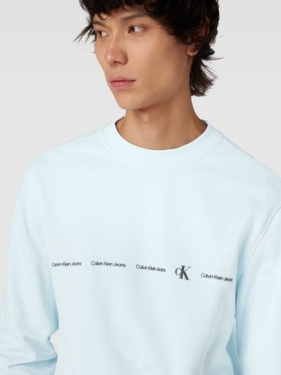 Calvin Klein Jeans Sweatshirt mit Logo-Print Modell 'REPEAT' Hellblau 3