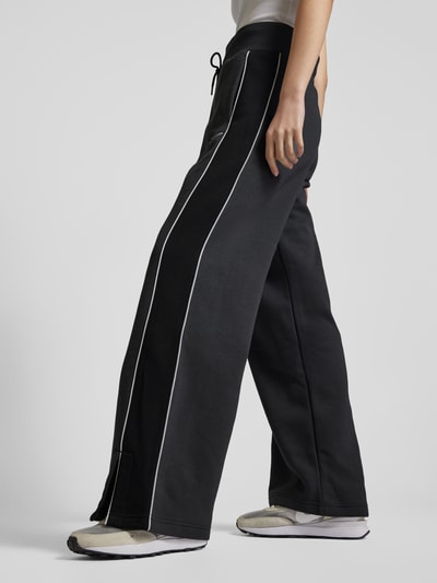 Nike Flared cut sweatpants met elastische band Antraciet - 3