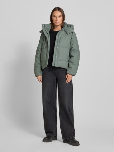 VERO MODA Kurtka pikowana o kroju regular fit z kapturem model ‘GRETAKYLIE’ Trzcinowy 1