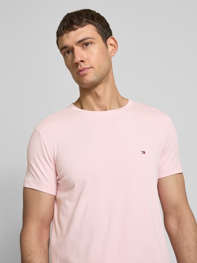 Tommy Hilfiger Slim Fit T-Shirt mit Rundhalsausschnitt Pink 3