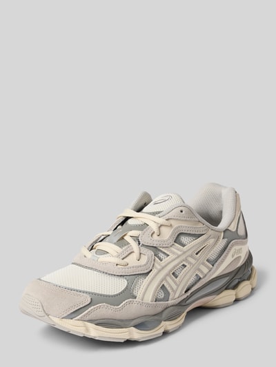 Produktfoto, Sneaker aus Leder-Mix von ASICS TIGER in Beige und Grau, strukturierte Sohle, Label-Details, Schnürverschluss, abgerundete Passform, Damen Sneaker mit 4 cm Absatzhöhe, 7 cm Schafthöhe und 9 cm Schaftweite bei Größe 40
