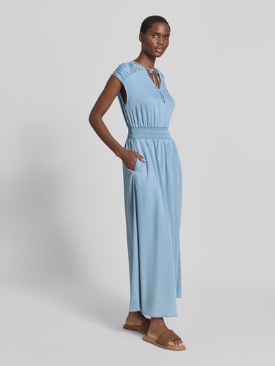 MOS MOSH Maxikleid mit Kappärmeln und Smok-Details Modell 'Paola' Hellblau 1
