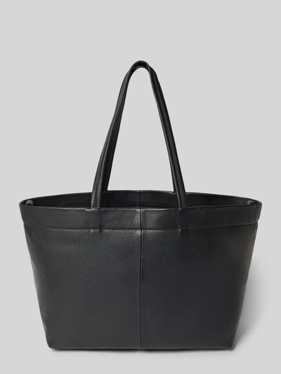 Produktfoto, schwarzer Shopper mit Label-Detail, Modell 'HERA' von LIEBESKIND BERLIN, Hauptfach mit Magnetverschluss, Tragehenkel, feines Leder, Breite 50 cm, Länge 29 cm, Tiefe 17 cm, Länge Schulterriemen 58 cm