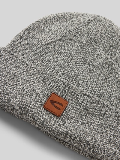 camel active Czapka beanie z naszywką z logo Jasnoszary melanż 2