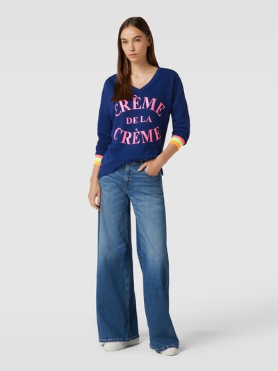 miss goodlife Sweatshirt mit V-Ausschnitt Modell 'Creme de la Creme' Marine 1