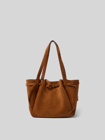 Produktfoto, Tote Bag in Suede-Optik von Tory Burch in warmem Braun mit Logo-Detail, schmalen Schulterriemen, Hauptfach mit Magnetverschluss, Reißverschlussfach innen, Maße ca. 40 cm Breite, 2 cm Länge, 17 cm Tiefe