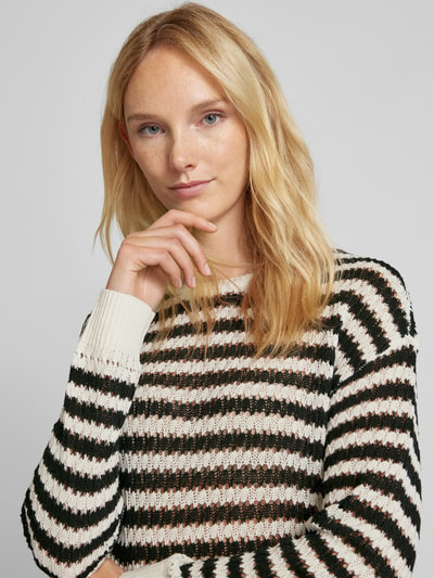 Vero Moda Sweter z dzianiny o kroju regular fit z luźnym wzorem dzianinowym model ‘SPRING’ Beżowy 3