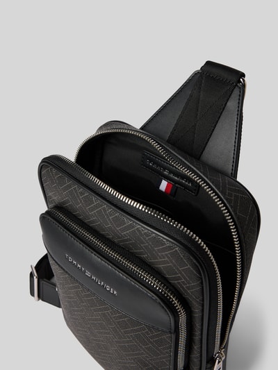 Tommy Hilfiger Umhängetasche in Leder-Optik BLACK 5