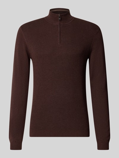 Produktfoto, Slim Fit Strickpullover aus Baumwoll-Mix mit Viskose-Anteil von ROY ROBSON, braun, Strick-Optik, Troyer-Kragen, Langarm, gerippte Abschlüsse, Logo-Emblem, moderne Herrenmode