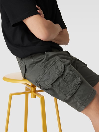 Alpha Industries Bermudas mit Cargotaschen Modell 'CREW' Anthrazit 3