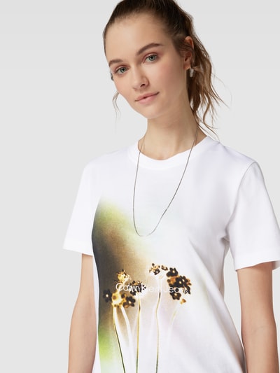 Calvin Klein Jeans T-shirt met motief- en labelprint, model 'FLORAL PHOTOPRINT' Wit - 3