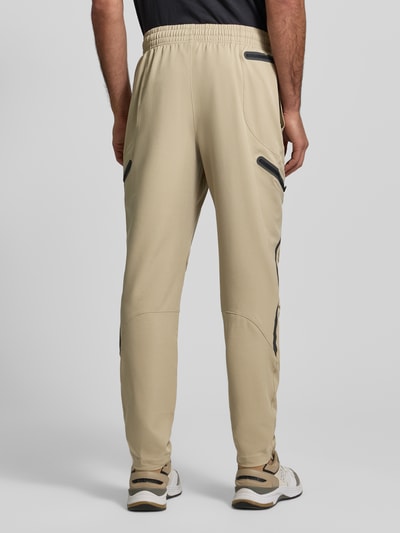 Under Armour Regular Fit Sweatpants mit Logo-Print Modell 'Unstoppable' Khaki 5