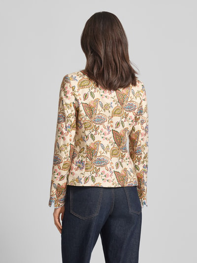 Vrouwenmodel draagt Slim Fit Blazer aus reinen Leinen van WHITE LABEL met all-over bloemenprint, opstaande kraag, opgestikte zakken, knoopsluiting, ruglengte maat 36: 56 cm, borstwijdte maat 36: 44 cm, mouwlengte maat 36: 58 cm, veelkleurig, all-over bloemenmotief op lichtbeige, structuur linnen, geheel van achteren