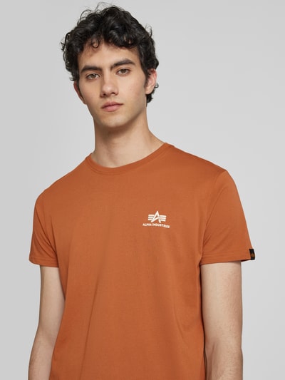 Alpha Industries T-shirt z nadrukiem z logo Orzechowy 3