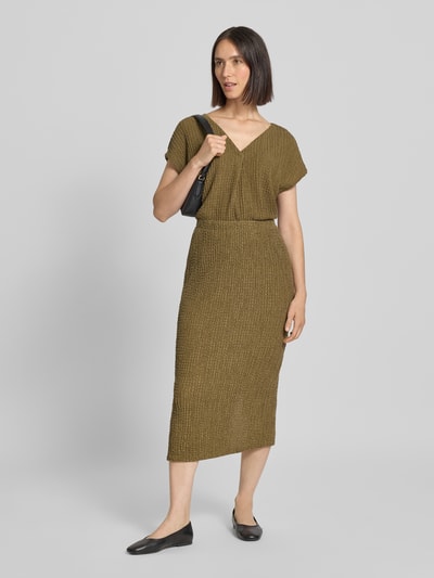 Christian Berg Woman Relaxed fit T-shirt met V-hals en sierplooi Kaki - 1