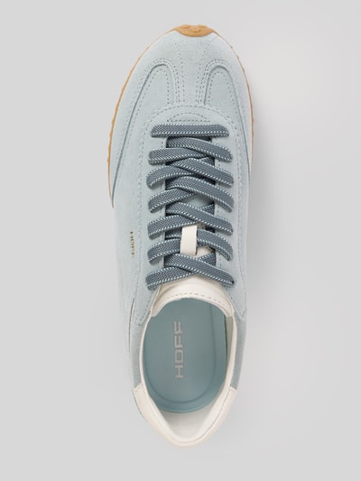 Produktfoto, Sneaker aus echtem Leder Modell 'BRIDGE' von HOFF in Hellblau mit abgerundeter Form, strukturierter Sohle und Label-Print, Damen Sneaker mit Schnürverschluss, Absatzhöhe 1 cm, Schafthöhe 8 cm, Schaftweite 7 cm
