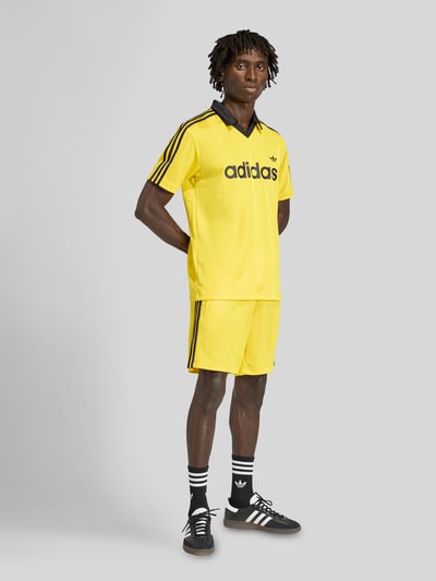 adidas Originals Trainingsshorts mit Logo-Detail GELB 1
