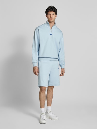 Hugo Blue Regular Fit Sweatshorts mit Label-Badge Modell 'Nasensio' Hellblau 1