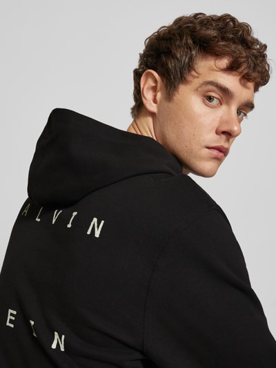 Calvin Klein Jeans Hoodie mit Logo-Print und Känguru-Tasche Black 3