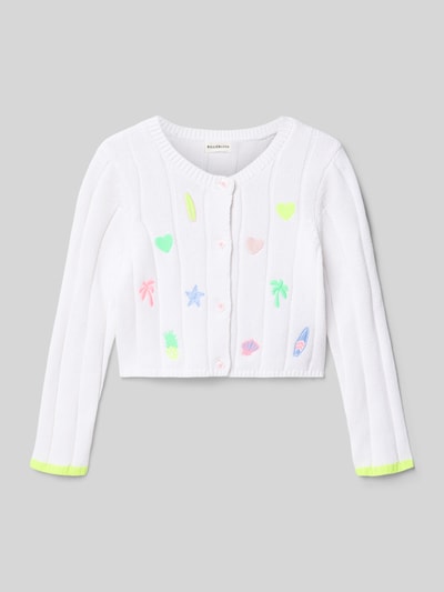 Produktfoto, Regular Fit Cardigan mit Allover-Motiv-Stitching von BILLIEBLUSH, reine Baumwolle, Strick-Optik, langärmelig, durchgehende Knopfleiste, Rundhalsausschnitt, bunt bestickt, Größe 116 mit Rückenlänge 29 cm und Ärmellänge 40 cm.