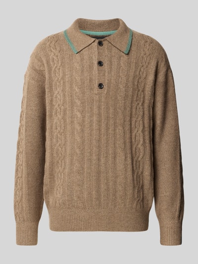 Produktfoto, Regular Fit Strickpullover mit Woll-Anteil von Scotch & Soda in Beige mit Polokragen und elastischen Abschlüssen, strukturierte Oberfläche, Herren Strickpullover, elastischer Material-Mix, Rückenlänge 69 cm bei Größe M.