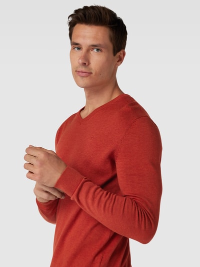 Tom Tailor Sweter z dzianiny z wyhaftowanym logo model ‘BASIC’ Czerwony 3