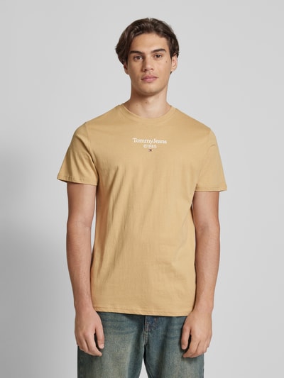 Tommy Jeans T-shirt z nadrukiem z logo Piaskowy 4