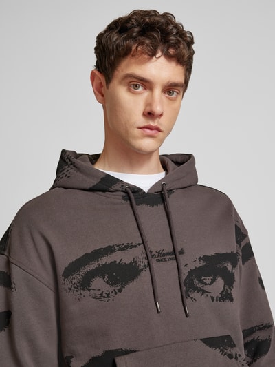 The Hundreds Bluza z kapturem i kieszenią kangurką model ‘SURVEILLANCE’ Antracytowy 3