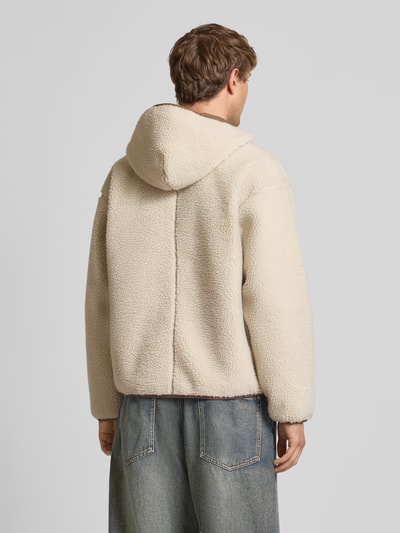 Calvin Klein Jeans Kurtka z polaru o kroju regular fit z kieszenią na piersi model ‘Sherpa’ Złamany biały 5