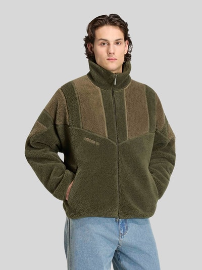 adidas Originals Relaxed Fit Teddyjacke mit Stehkragen Oliv 4
