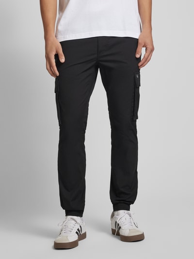 Calvin Klein Jeans Spodnie cargo o kroju skinny fit z naszywką z logo Czarny 4