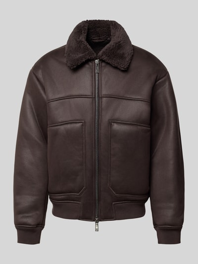 Produktfoto, Blouson in Leder-Optik mit Zweiwege-Reißverschluss von Armani Exchange, dunkelbraune Farbe, Teddyfellkragen, Regular Fit
