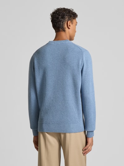 MAERZ Muenchen Strickpullover aus Schurwolle mit Strukturmuster Jeansblau 5