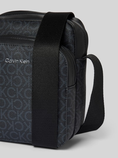 CK Calvin Klein Umhängetasche mit Label-Muster Modell 'CK MUST' Black 3