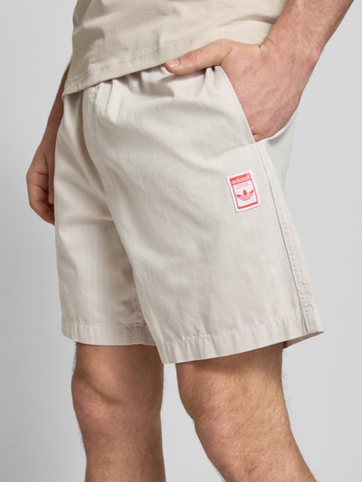 adidas Originals Shorts mit elastischem Bund Modell 'WORKWEAR' Beige 3