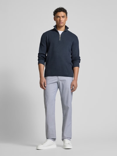 Christian Berg Men Regular Fit Chino mit Strukturmuster Bleu 1