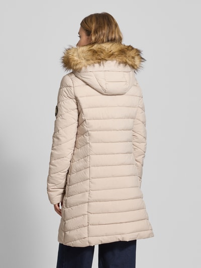 Superdry Płaszcz pikowany o kroju regular fit z obszyciem ze sztucznego futra model ‘Fuji’ Piaskowy 5