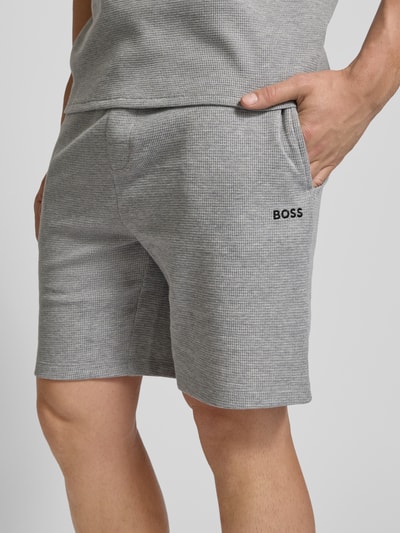 BOSS Shorts mit Label-Stitching Modell 'WAFFLE' Mittelgrau 3