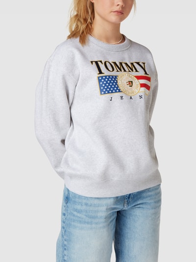 Tommy Jeans Sweatshirt mit Label-Stitching Hellgrau Melange 4