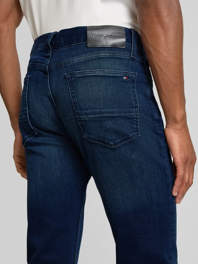 Tommy Hilfiger Slim Fit Jeans mit Stretch-Anteil Modell 'CORE BLEECKER' Jeansblau 3