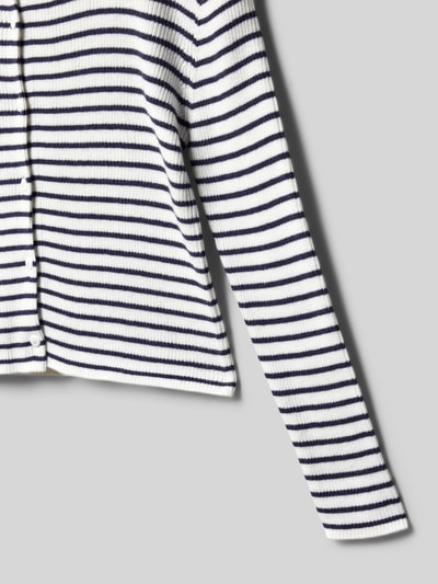 Produktfoto, Regular Fit Cardigan in Strick-Optik Modell 'Lea' von Mango aus Baumwoll-Mix mit navy-weißen Streifen, langärmelig, durchgängige Knopfleiste, Rundhalsausschnitt, Rückenlänge bei Größe 140: 38 cm, Ärmellänge bei Größe 140: 40 cm.
