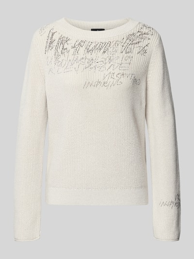 Produktfoto, Sweter z dzianiny z obszyciem ozdobnymi kamieniami Strickpullover mit Ziersteinbesatz von monari, mieszanka bawełny, krój regular fit, okrągły dekolt, długość tyłu 60 cm, długość rękawów 64 cm, kolor jasny, wyraźna faktura dzianiny.
