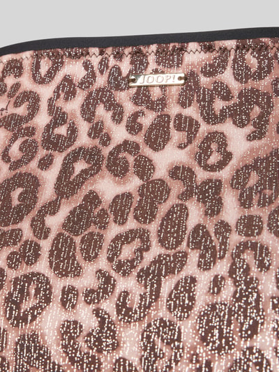 Produktfoto, Slim Fit Bikini-Hose mit Allover-Animal-Print Modell 'Leopard' von JOOP! Collection, krój slim fit, wysoki stan, elastyczny materiał, wzór animal print, brązowe i beżowe odcienie, tekstura z połyskiem