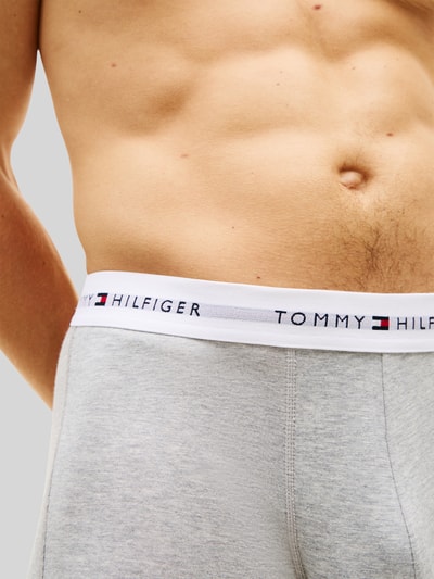 Tommy Hilfiger obcisłe bokserki o kroju regular fit z mieszanki bawełny w zestawie 3 szt. Oceaniczny 3