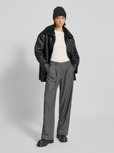 Gina Tricot Jacke in Leder-Optik mit Futter aus Teddyfell Black 1