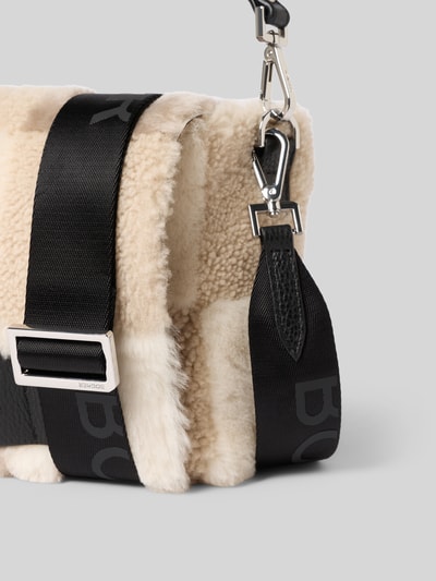 BOGNER Shoulder Bag mit Logo-Prägung Modell 'Hochalp' Sand 3