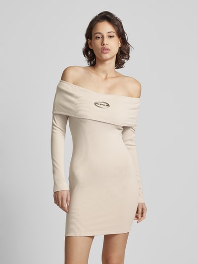 Sixth June Knielanges Off-Shoulder-Kleid in Ripp-Optik Beige 4